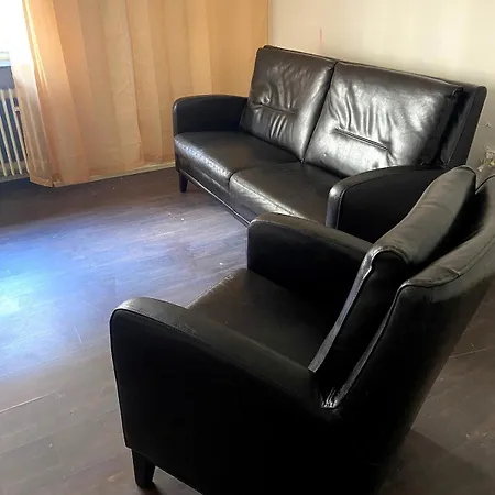 Mit 3 Schlafzimmern Und Balkon Apartment *