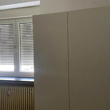 Apartment Mit 3 Schlafzimmern Und Balkon *